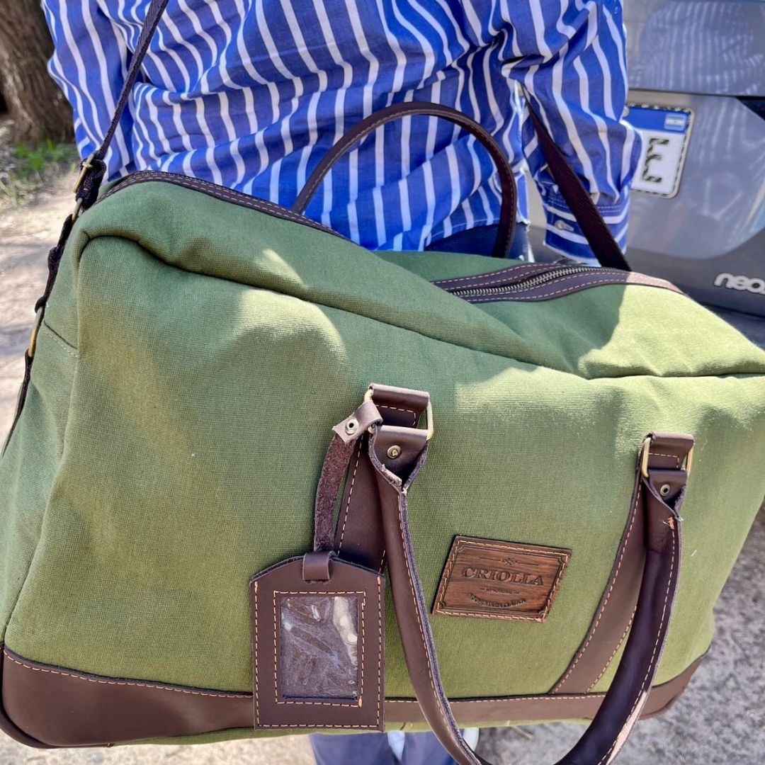bolsos-de-lona-con-detalles-en-cuero-2056