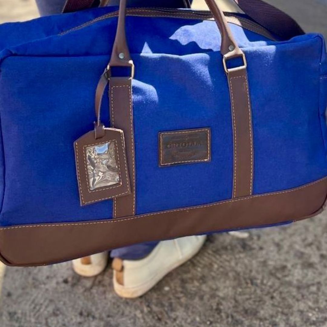 bolsos-de-lona-con-detalles-en-cuero-2056