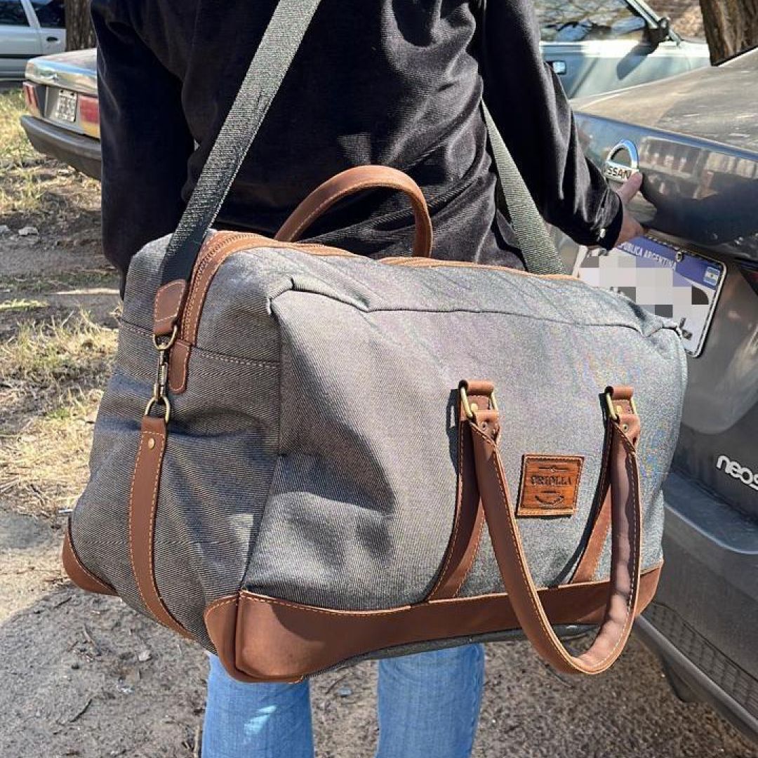 bolsos-de-lona-con-detalles-en-cuero-2056