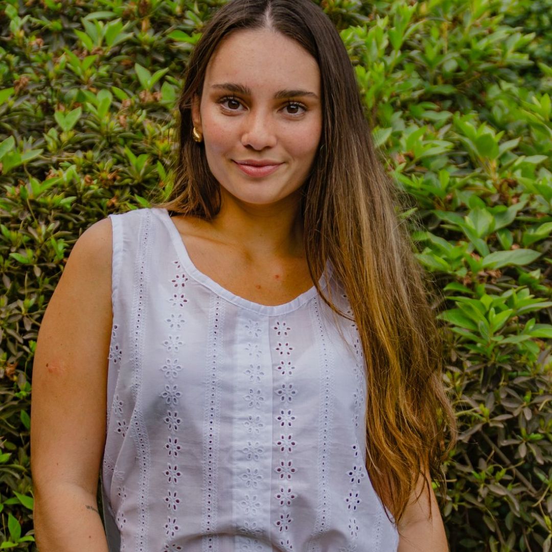 blusa-sin-mangas-brodery-flores-2081