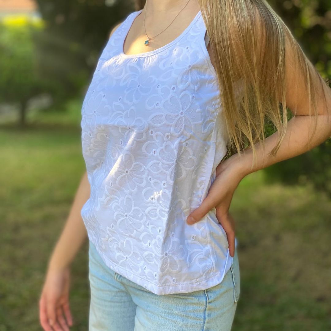blusa-sin-mangas-brodery-flores-2106