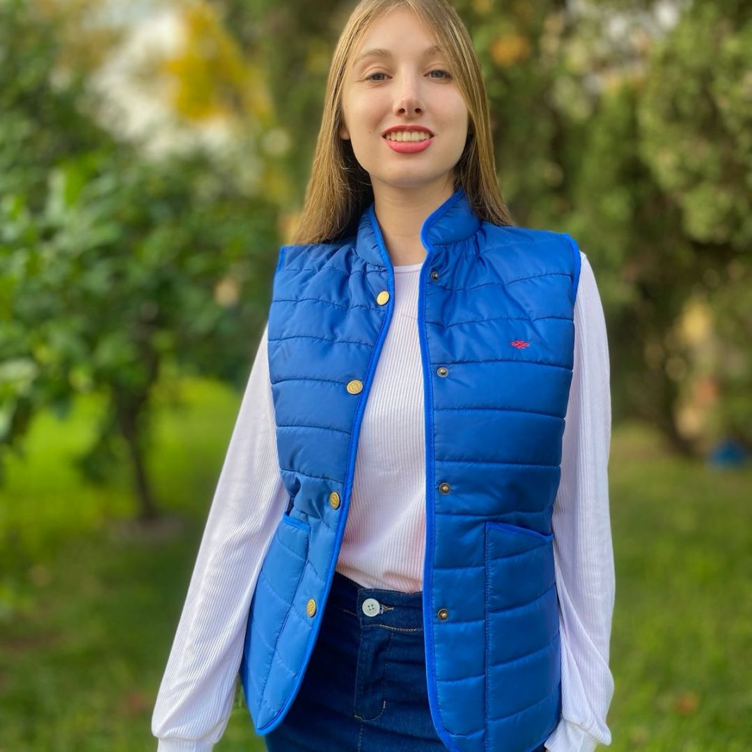 chaleco-matelasse-azul-y-rojo-2195