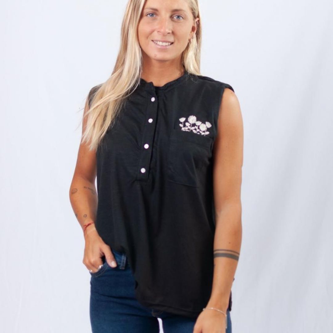 camisolas-de-algodon-con-cuello-mao-y-sin-mangas-con-bordado-2379